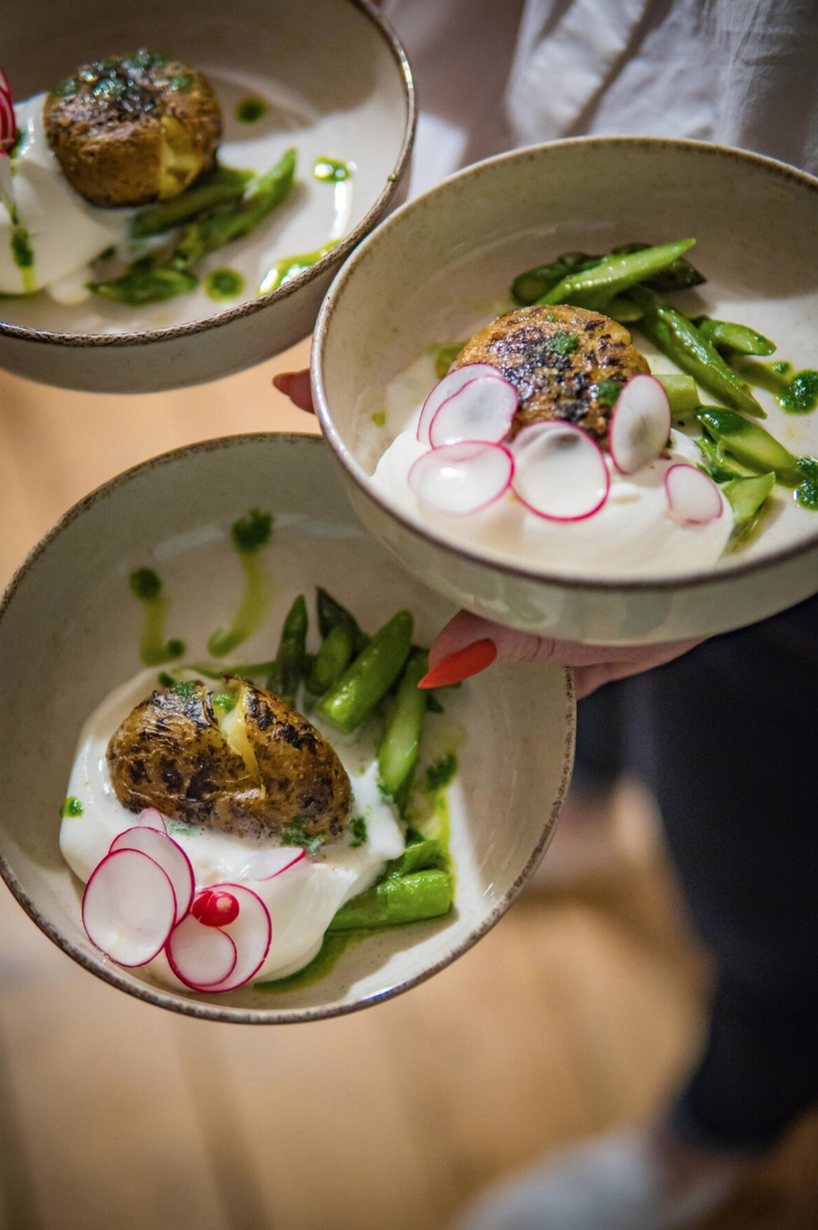 Półmiski z&nbsp;jedzeniem